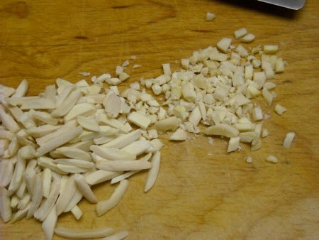 chop almonds450