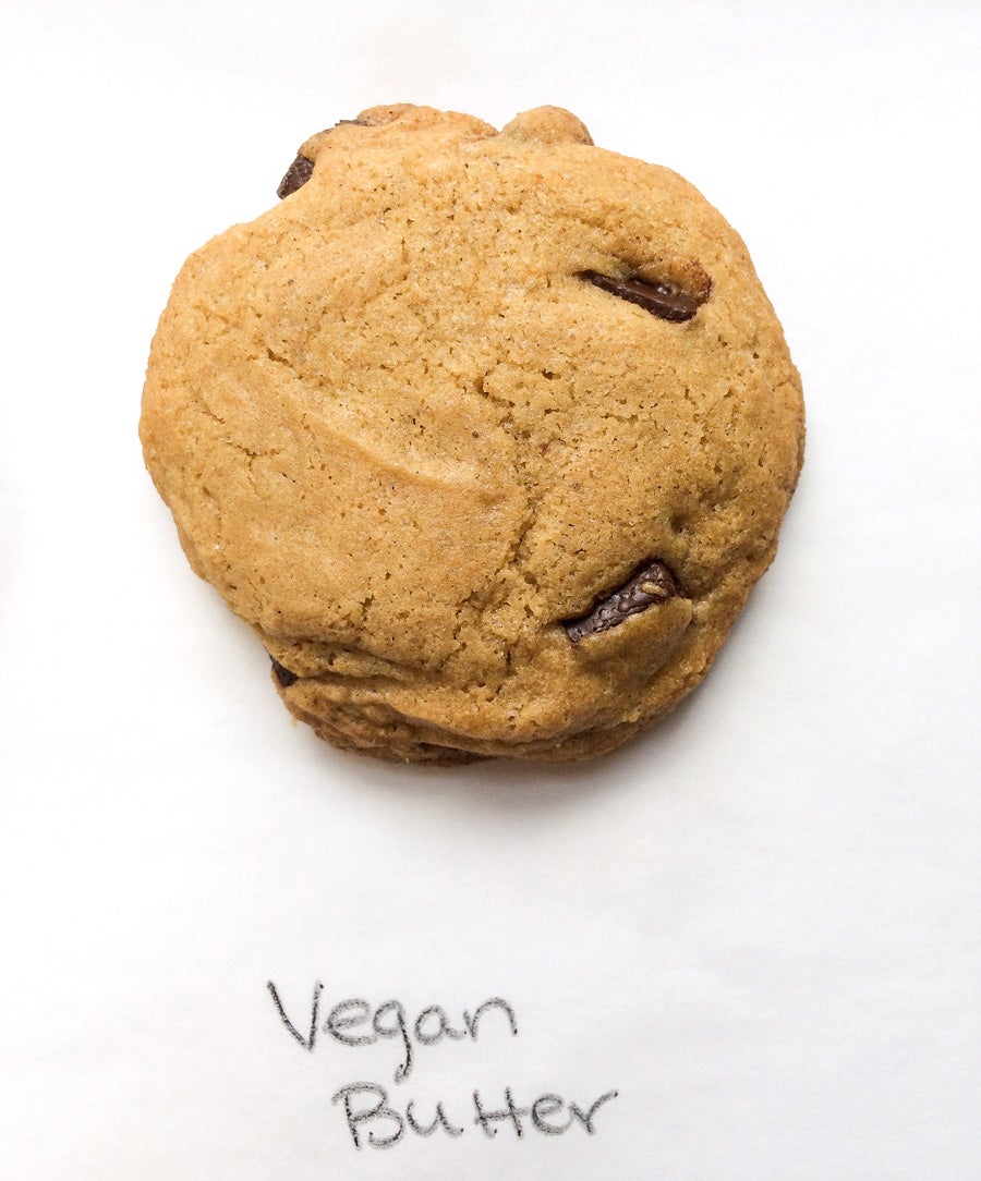 Fat Substitutes in Gluten-Free Baking: Chocolate Chip Cookie Test via @kingarthurflour