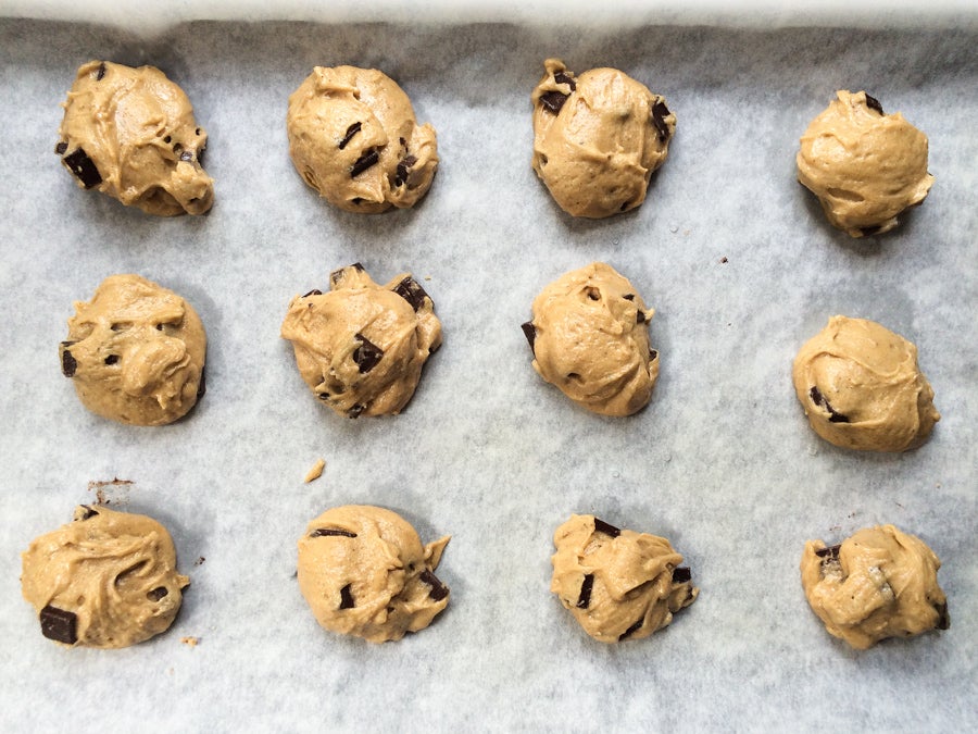 Fat Substitutes in Gluten-Free Baking: Chocolate Chip Cookie Test via @kingarthurflour