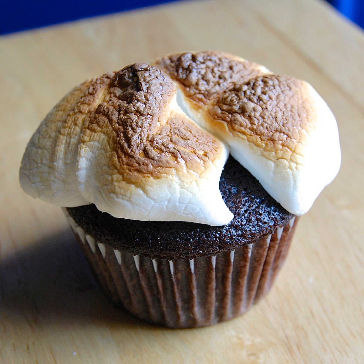 S'more Cupcakes via @kingarthurflour