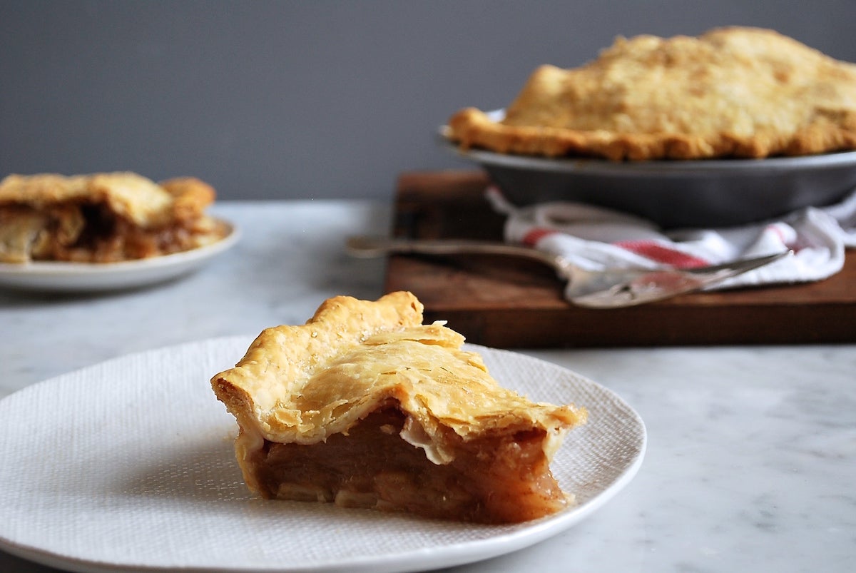 Apple pie via @kingarthurflour