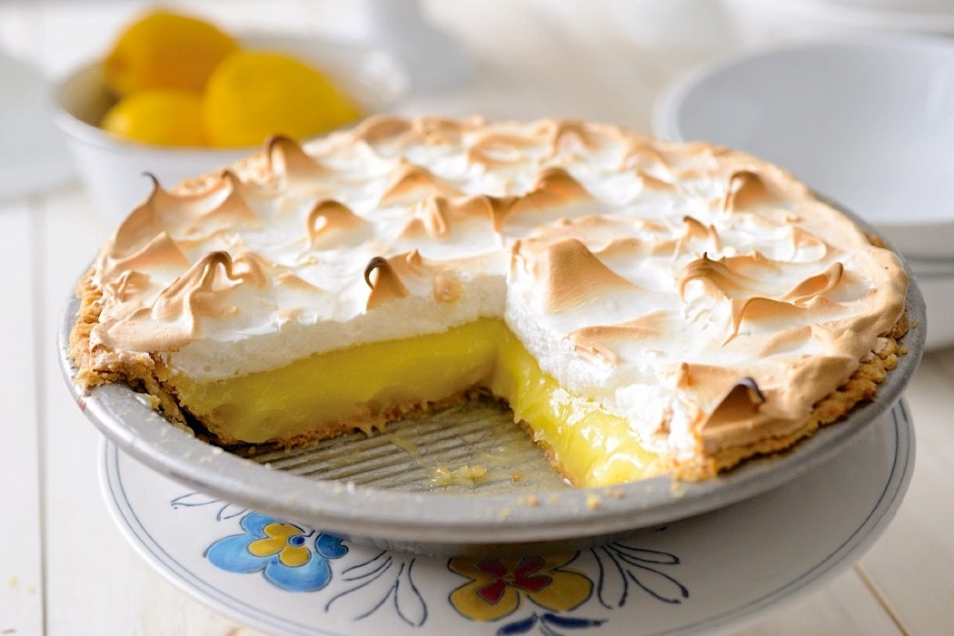 How to blind bake a pie crust via @kingarthurflour