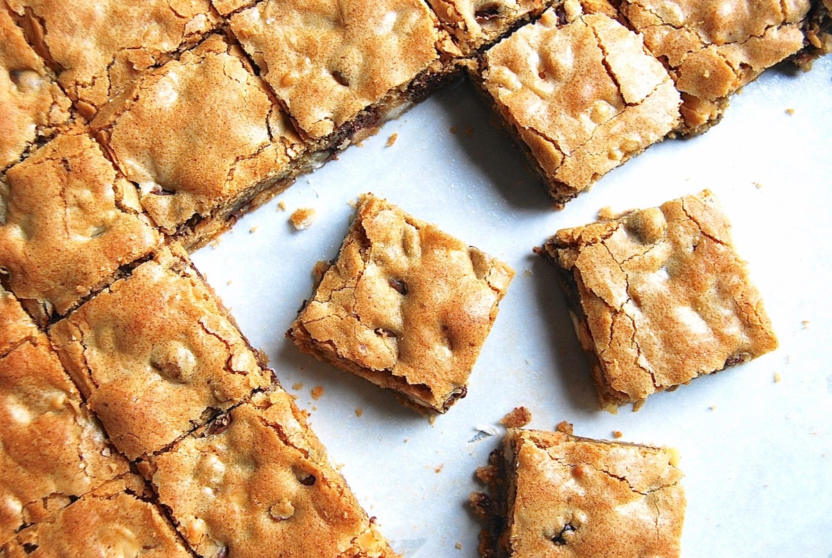Big Batch Brownies and Bars via @kingarthurflour