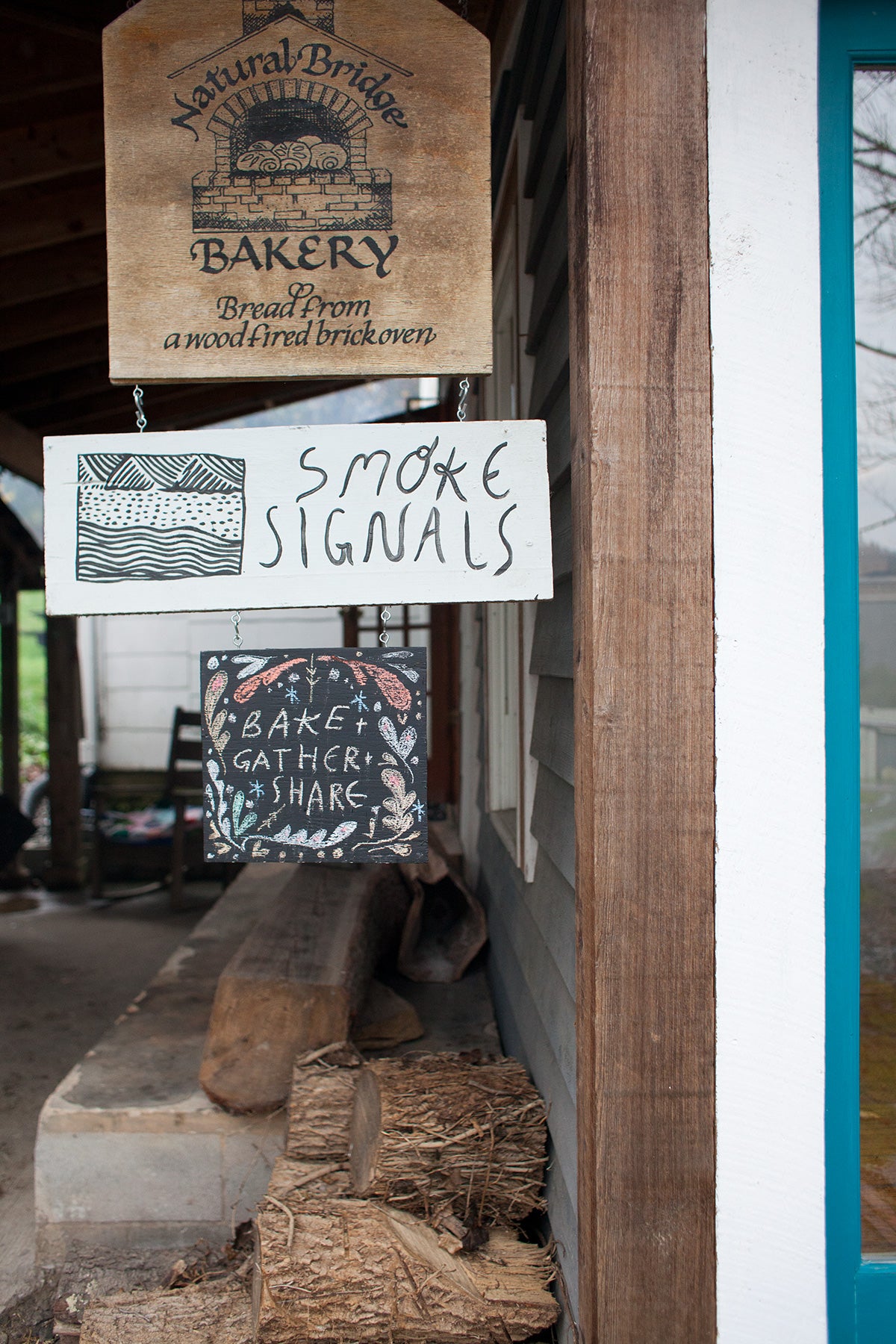 Wood-fired baking via@kingarthurflour