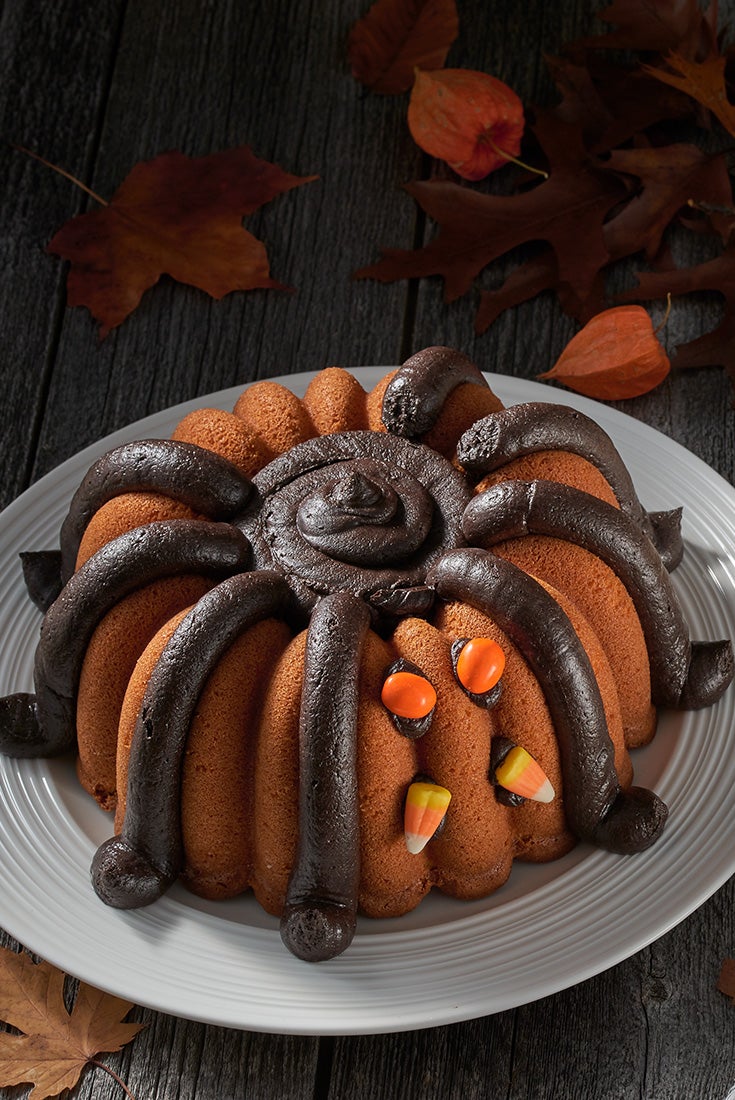 Halloween Spider Bundt via @kingarthurflour