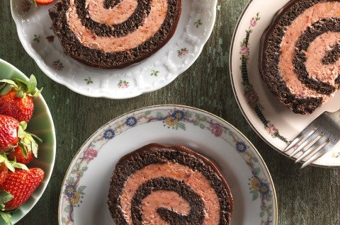 Chocolate-Strawberry Roll Cake - select to zoom