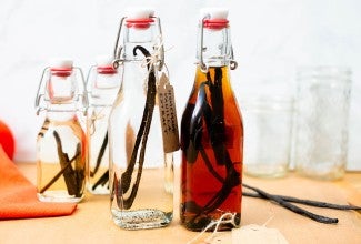 How to make vanilla extract via @kingarthurflour