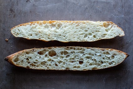Baguette, scored vs. not scored, interior
